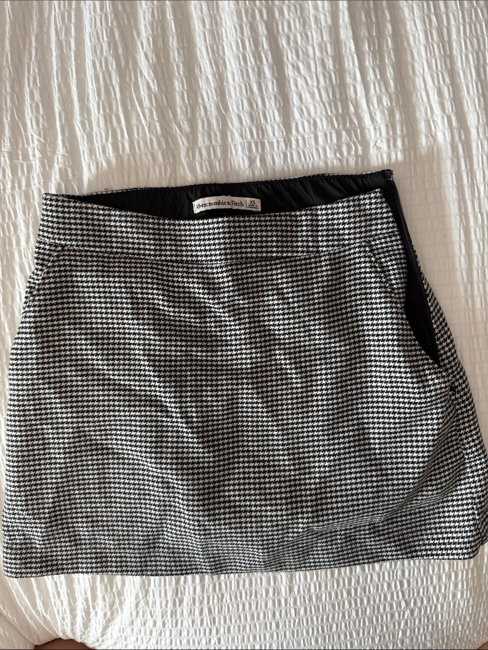 Abercrombie & Fitch Black and White Mini Skirt - Houndstooth
